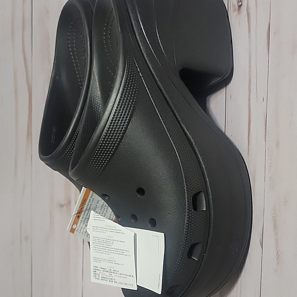 Platform Crocs Size 12 (W) and 10 (M) - Picture 2 of 5
